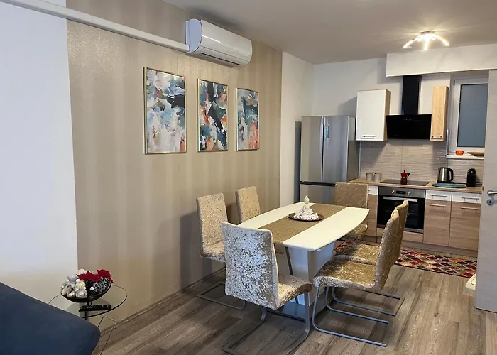 Brookforest Belvarosi * דברצן